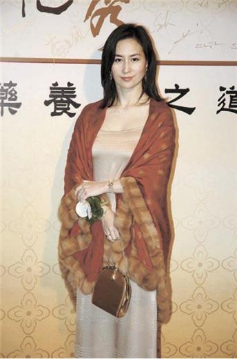 2025年新澳门和香港天天免费精准大全与警惕虚假宣传-全面释义、解释与落实